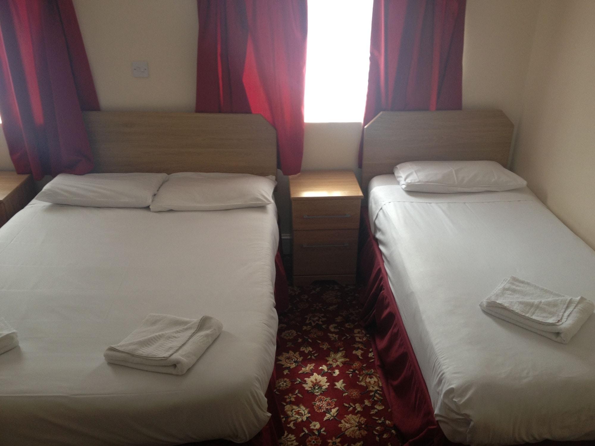 Park Hotel Ілфорд Екстер'єр фото