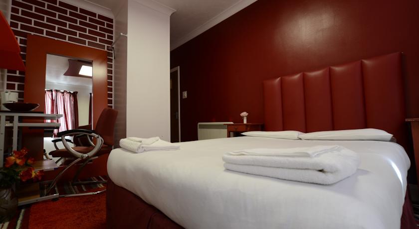 Park Hotel Ілфорд Екстер'єр фото
